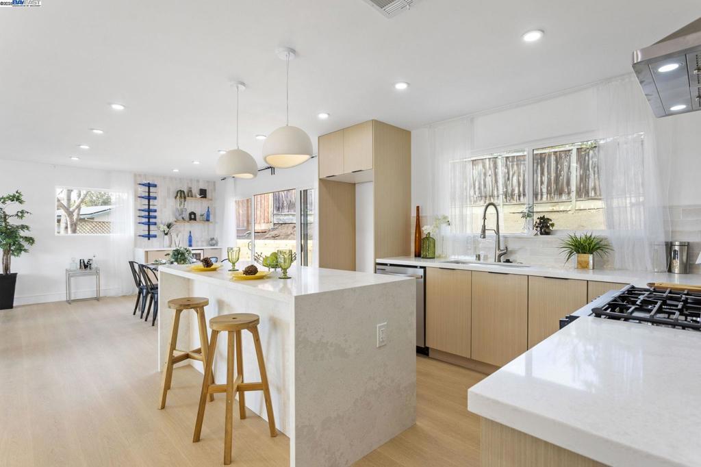 365 Monaco Ave