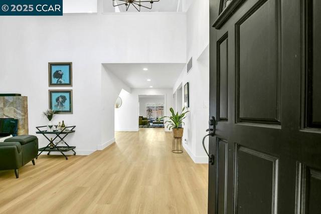 959 Redwood Dr, Danville CA: https://media.crmls.org/mediaz/d5a57314-ed07-420e-8088-36025f64d760.jpg