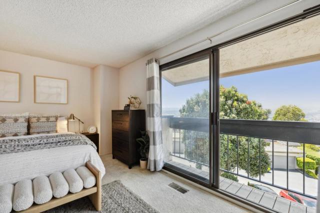 607 Stonegate, South San Francisco CA: https://media.crmls.org/mediaz/d5a65040-5823-44a8-abb0-b68a5e542913.jpg