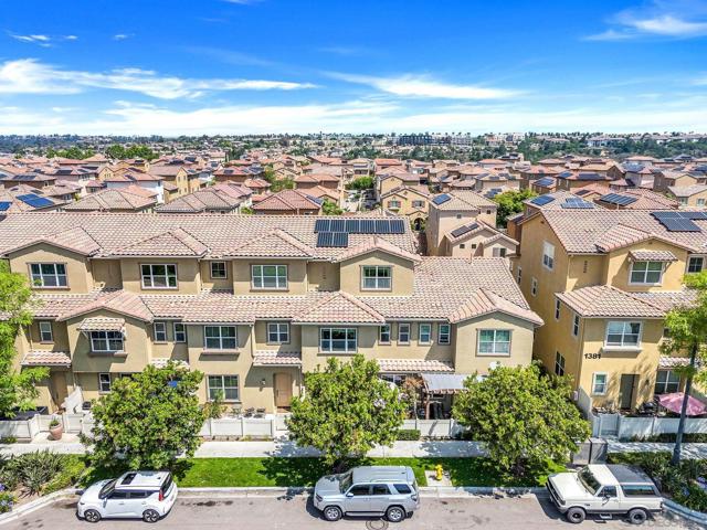 1367 Santa Diana Rd, Chula Vista CA: https://media.crmls.org/mediaz/d5a7ef4c-6eec-4ec5-9605-916fb016521a.jpg