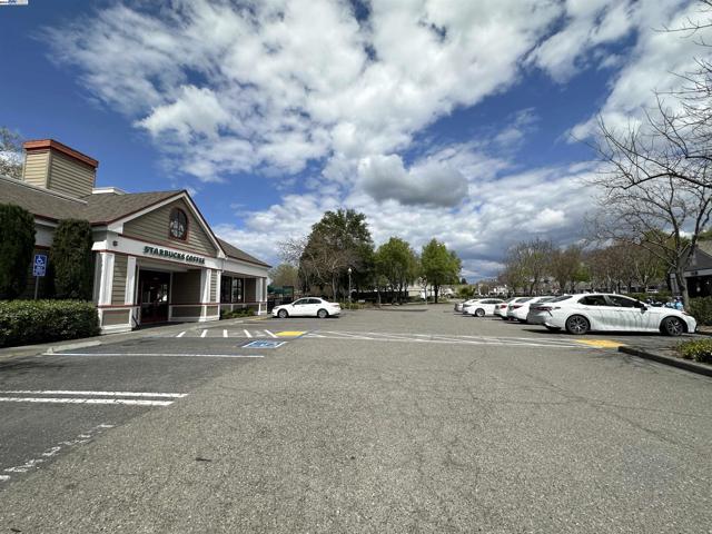 Image 5 of 17 For 9000 Brooks Rd