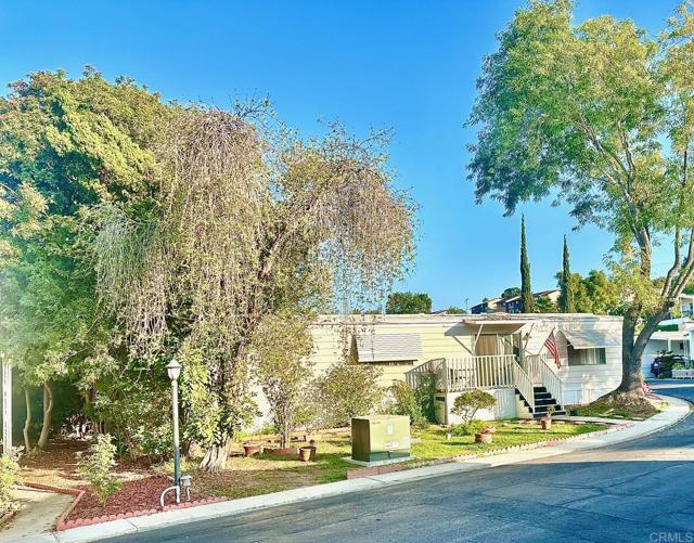 Detail Gallery Image 5 of 11 For 4812 Old Cliffs Rd, San Diego,  CA 92120 - 2 Beds | 2 Baths