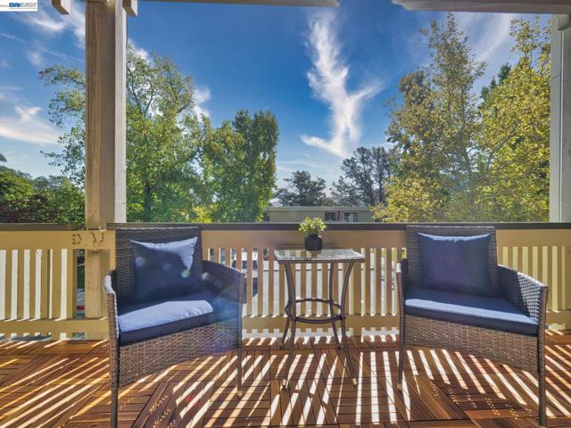 1732 Oakmont Drive, Walnut Creek CA: https://media.crmls.org/mediaz/d5a8b061-e874-4da5-9ddc-b5973232b5de.jpg