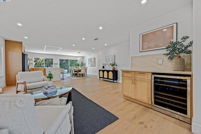 3156 San Joaquin, Union City CA: https://media.crmls.org/mediaz/d5a9fc04-2bc9-4212-8568-9653739eed71.jpg