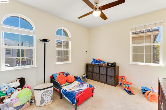 569 Primitivo Ct, Fairfield CA: https://media.crmls.org/mediaz/d5aa2094-4950-48ea-af8a-ee1961355779.jpg