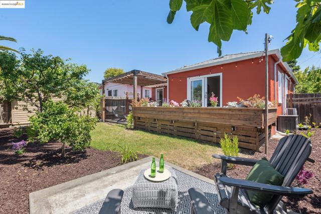 2634 Acton, Berkeley CA: https://media.crmls.org/mediaz/d5aad853-126c-498d-9a79-0e5f09d04411.jpg