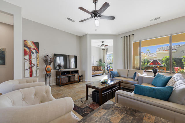 81025 Avenida Lorena, Indio CA: https://media.crmls.org/mediaz/d5ab800c-dd07-4d19-aa50-4f0420fdd467.jpg