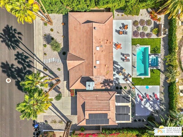 1244 S San Mateo Drive, Palm Springs CA: https://media.crmls.org/mediaz/d5abcd62-48d5-423c-a577-4280e35e1cd1.jpg