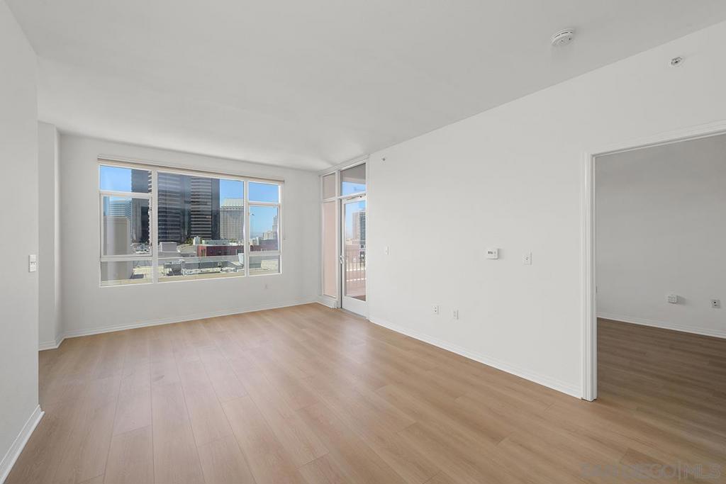 MLS #250027318SD img 2