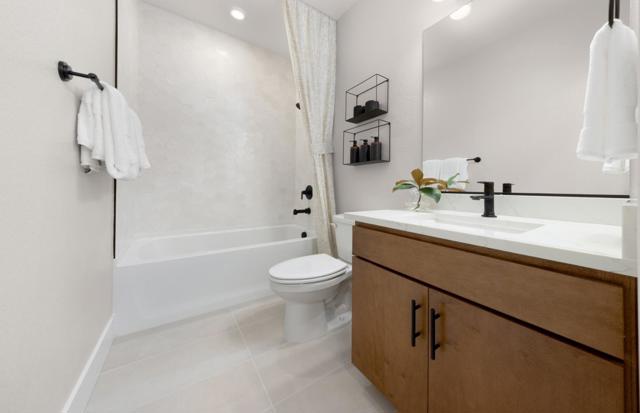 2444 Willow Way, San Mateo CA: https://media.crmls.org/mediaz/d5abefee-2379-4883-9f96-0e91a298785e.jpg