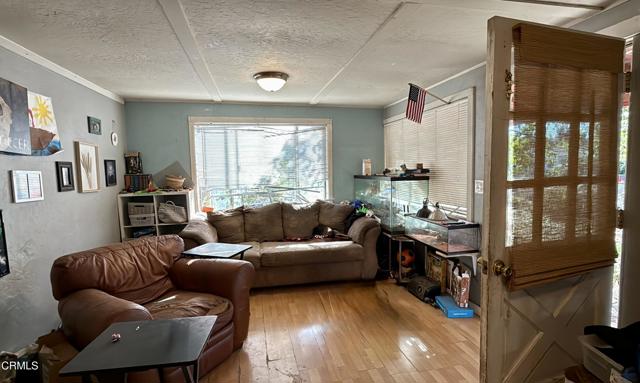 229 S Padre Juan Avenue, Ojai CA: https://media.crmls.org/mediaz/d5ac1a59-d879-4cbc-a94d-1c68726cbe43.jpg