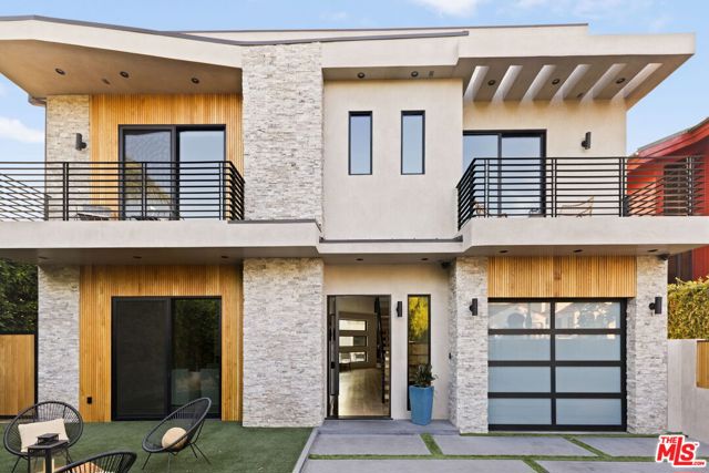 425 N Alfred Street, Los Angeles CA: https://media.crmls.org/mediaz/d5ac38b0-ea97-4f02-9766-aaa3ad1e0703.jpg