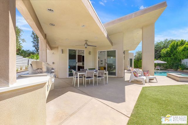 2461 N Junipero Avenue, Palm Springs, CA 92262