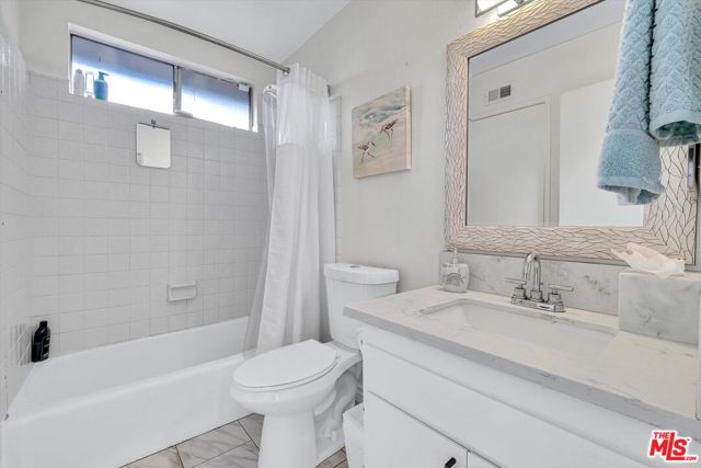 16424 Bubbling View Circle, Cerritos CA: https://media.crmls.org/mediaz/d5acbd70-0106-49ba-a72c-d1e6e92f31b8.jpg