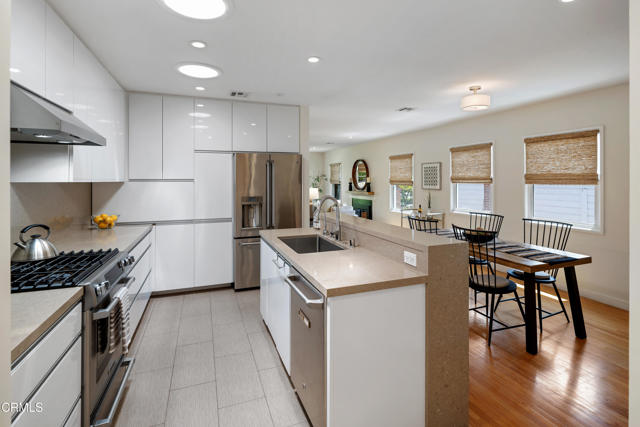 4531 El Camino Corto, La Canada Flintridge CA: https://media.crmls.org/mediaz/d5ad0372-8000-4ad6-8a4b-08080340dc27.jpg