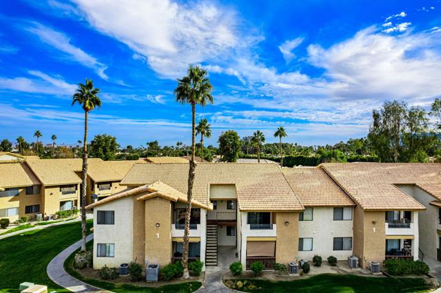 Image 31 of 35 For 78650 Avenue 42  102