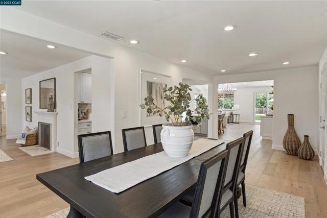 273 Valle Vista Dr, Danville CA: https://media.crmls.org/mediaz/d5ae1000-da44-490a-b21c-32641cdea8b8.jpg