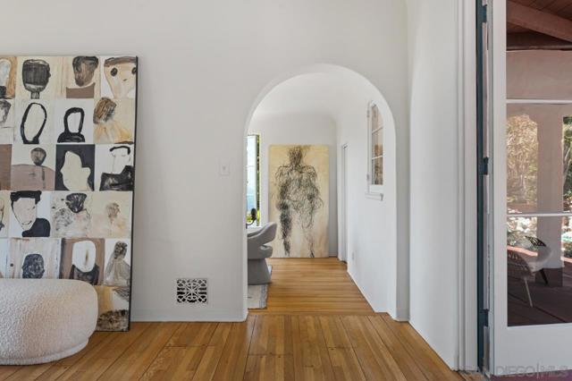 7316 Encelia Dr., La Jolla CA: https://media.crmls.org/mediaz/d5ae320d-4532-49bd-93d3-1d34babc45e0.jpg