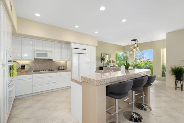80080 Riviera, La Quinta CA: https://media.crmls.org/mediaz/d5af6dab-6c3a-40c0-91a7-d15b66ea9b5c.jpg