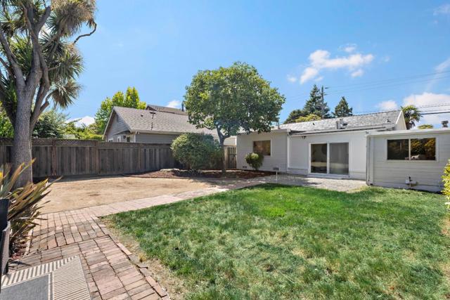 209 Bayswater Avenue, Burlingame CA: https://media.crmls.org/mediaz/d5af89fc-0a34-46c6-a512-c3c14980a51e.jpg
