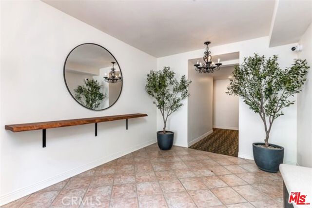 6752 Hillpark Drive, Los Angeles CA: https://media.crmls.org/mediaz/d5b05aa3-dd14-4f08-8f35-8633da6baf96.jpg