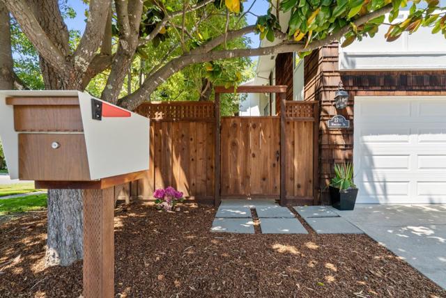 2781 Wimbledon Drive, Aptos CA: https://media.crmls.org/mediaz/d5b05d5a-1eda-4521-98c8-5a5a3c150475.jpg