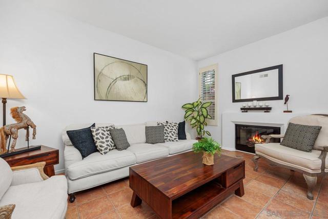 3965 Via Holgura, San Diego CA: https://media.crmls.org/mediaz/d5b08184-06d2-47b0-a392-c5696bd35171.jpg