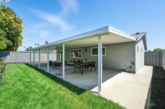 5525 Roosevelt Pl, Fremont CA: https://media.crmls.org/mediaz/d5b10c5a-bc58-4839-8203-e501f439c6f7.jpg
