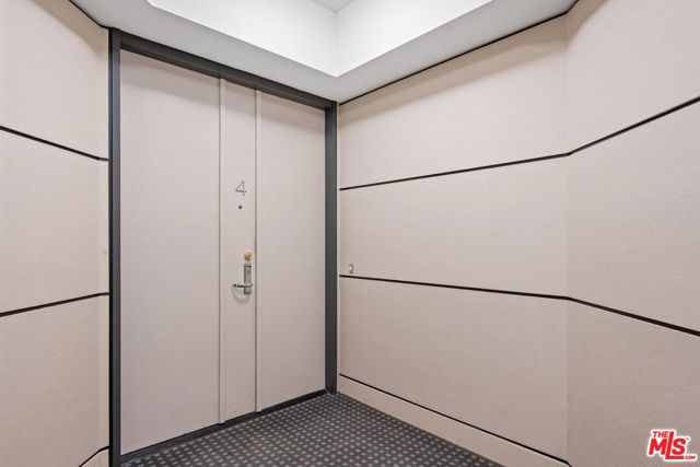 10490 Wilshire Boulevard, Los Angeles CA: https://media.crmls.org/mediaz/d5b1815d-7ee9-4be0-a8ce-e258247640ef.jpg