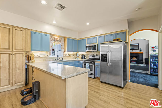 21683 Wo He Lo Trail, Chatsworth CA: https://media.crmls.org/mediaz/d5b1f44b-fc78-4718-a7f5-bce8859c130c.jpg