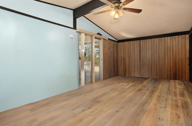 252 Santa Clara Dr, Vista CA: https://media.crmls.org/mediaz/d5b2f10d-4569-48c3-a78c-917bd6ad04cf.jpg
