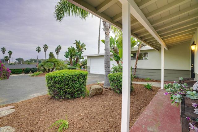 Detail Gallery Image 3 of 61 For 5091 El Arbol, Carlsbad,  CA 92008 - 4 Beds | 3 Baths