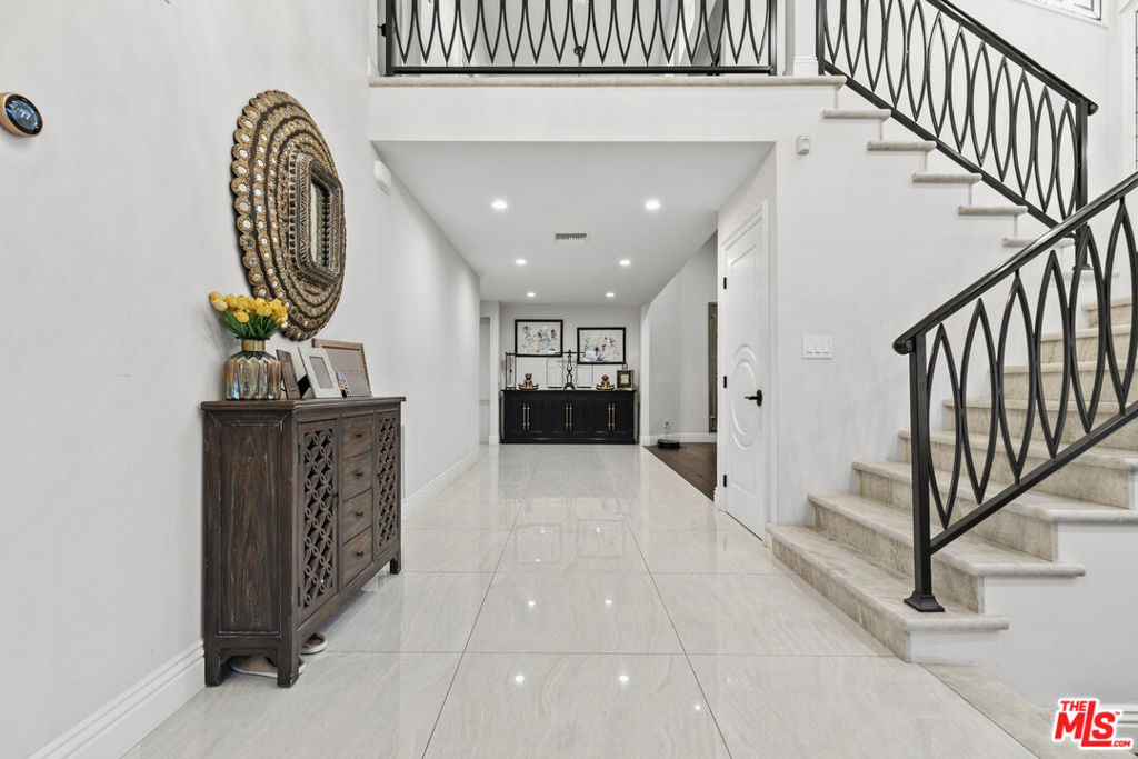 MLS #25618855 image #17