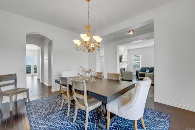 Detail Gallery Image 15 of 64 For 30809 Chateau Haut Briant, Bonsall,  CA 92003 - 5 Beds | 4/1 Baths