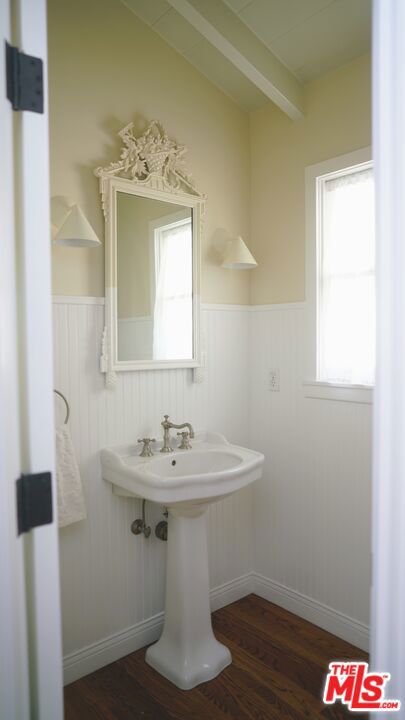 2415 Castilian Drive, Los Angeles CA: https://media.crmls.org/mediaz/d5b4ce39-aedb-4036-9ced-bc48340a6352.jpg