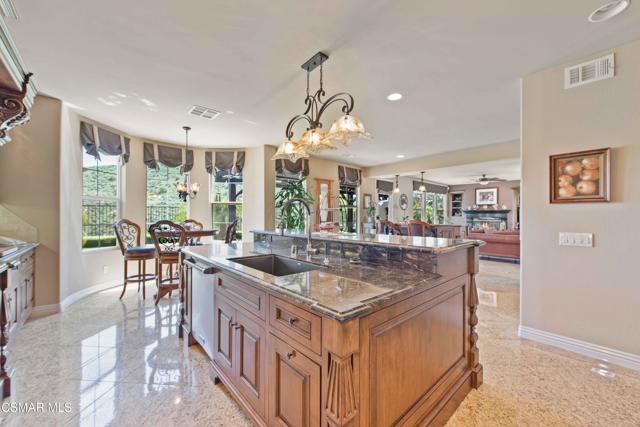 3194 Sunset Hills Boulevard, Thousand Oaks CA: https://media.crmls.org/mediaz/d5b4e8af-4d9f-4fe3-a46e-4a55009a038a.jpg