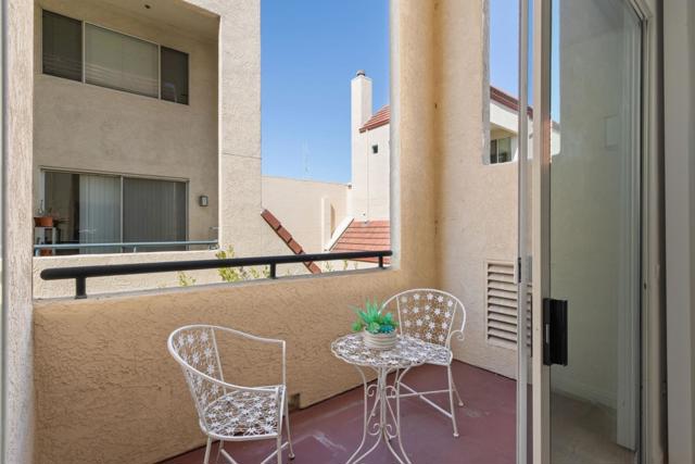 2573 Park Boulevard, Palo Alto CA: https://media.crmls.org/mediaz/d5b4f07e-dd6b-41f0-84f0-7ac099034f55.jpg