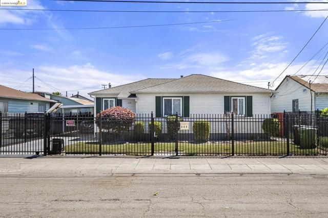 222 Tunis Rd, Oakland, CA 94603