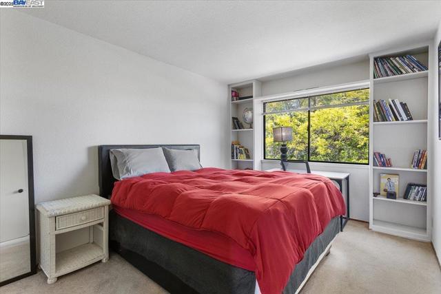6444 Boone Dr, Castro Valley CA: https://media.crmls.org/mediaz/d5b56feb-5c3c-4729-b779-a2c32dd89a08.jpg