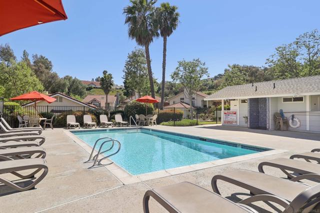 2431 Bobcat Gln, Escondido CA: https://media.crmls.org/mediaz/d5b5d462-ce7e-4a1b-9394-053d0b2449a6.jpg
