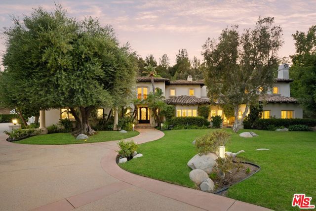 25217 Eldorado Meadow Road, Hidden Hills CA: https://media.crmls.org/mediaz/d5b60d2f-8397-47b9-8f95-791ba376f2a4.jpg