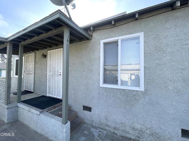136 S Roosevelt Avenue, Oxnard CA: https://media.crmls.org/mediaz/d5b66979-022e-47b3-8361-d3c55426c320.jpg