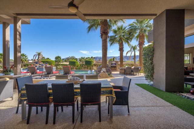 8 Ledgestone Lane, Rancho Mirage CA: https://media.crmls.org/mediaz/d5b70381-ed80-4975-98c6-6871b1c7a651.jpg