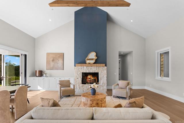 Detail Gallery Image 6 of 56 For 2747 via Del Robles, Fallbrook,  CA 92028 - 3 Beds | 3 Baths