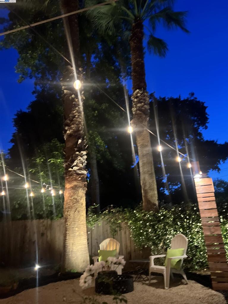 https://media.crmls.org/mediaz/d5b801c2-81a9-4407-80ab-ef5d0252d66f.jpg?preset=X-Large