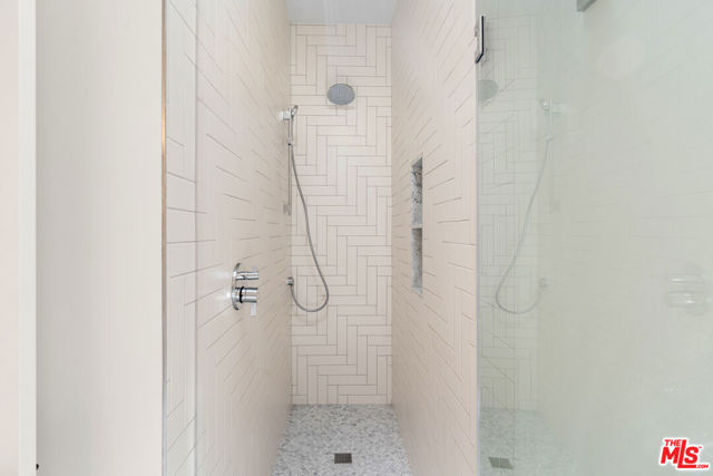 2347 Parnell Avenue, Los Angeles CA: https://media.crmls.org/mediaz/d5b809ab-9d6a-4be0-9517-2671f3ef3452.jpg