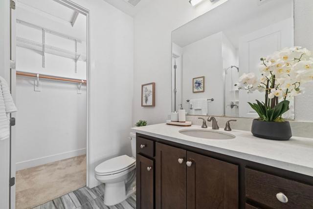 329 Cherokee Loop, Mountain View CA: https://media.crmls.org/mediaz/d5b82328-85d0-4ebf-a691-631f5763e6bd.jpg