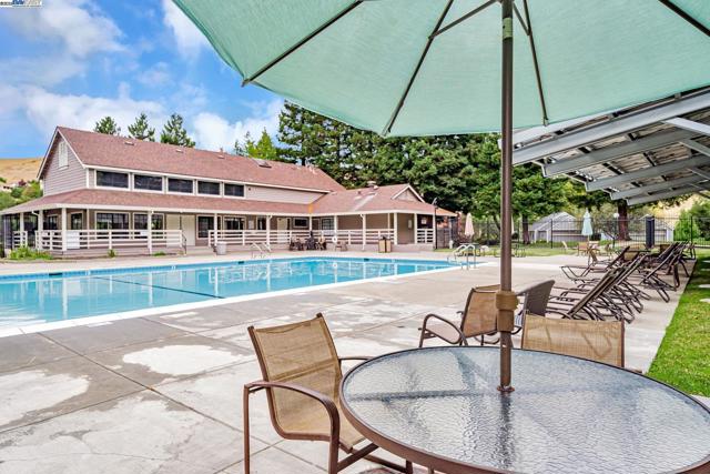 47 Summer Hill Court, Danville CA: https://media.crmls.org/mediaz/d5b82d49-797f-4e2a-8acc-580f9d83c19a.jpg