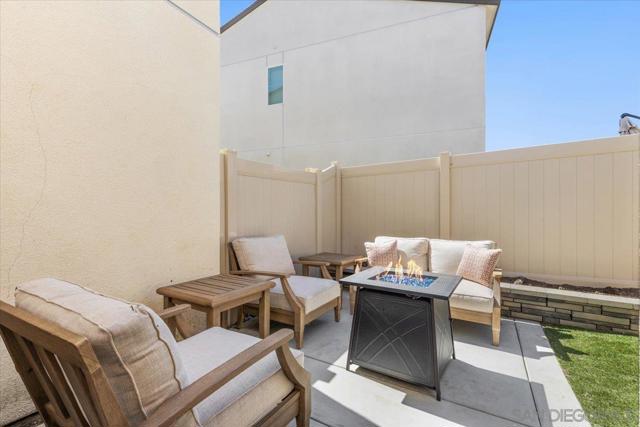 108 Lipizzan Ln, Fallbrook CA: https://media.crmls.org/mediaz/d5b84765-9d97-4803-b887-b8d64dc54835.jpg