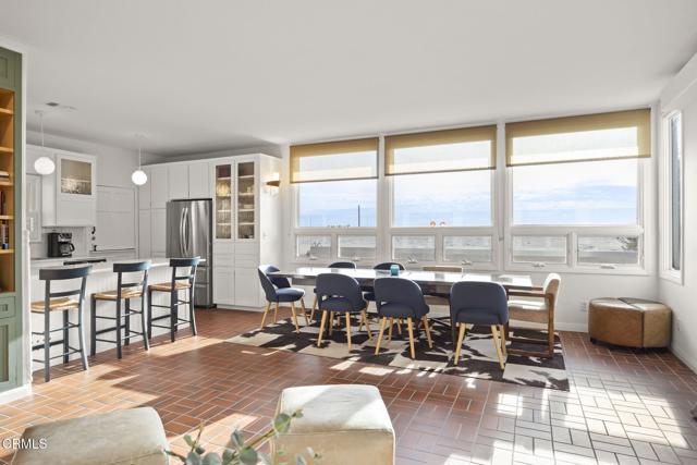 3541 Ocean Drive, Oxnard CA: https://media.crmls.org/mediaz/d5b89ba7-f7a2-4aaa-88e7-9efc60f31cac.jpg